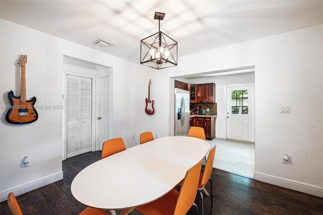 Photo - 154 NW 45th St