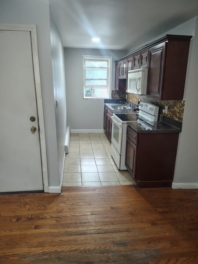 Photo - 206 Spring St Unit Apt #2