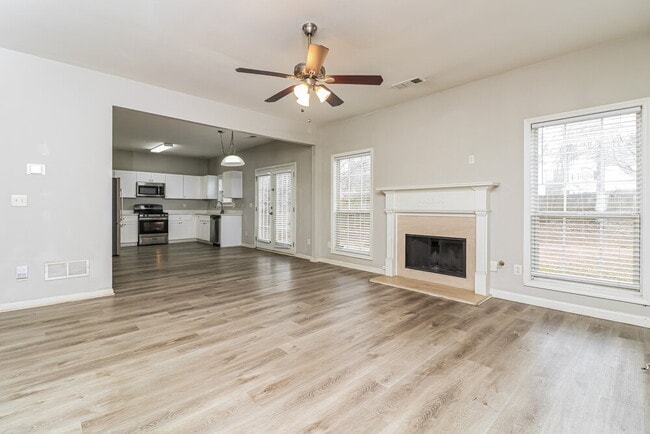 Photo - 1610 Silver Oak Dr