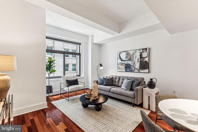 Photo - 1500 Chestnut St Unit 14E