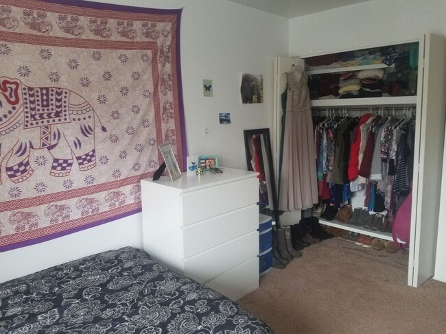 Photo - 915 S Division St