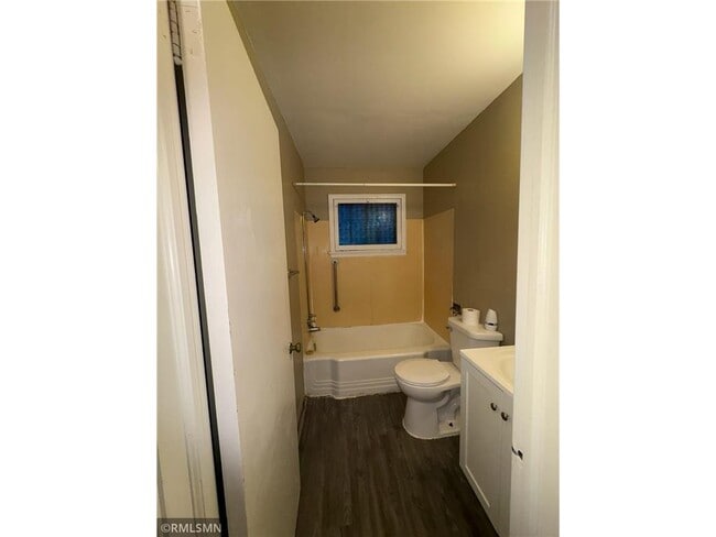 Photo - 97 Orme St E Unit 102