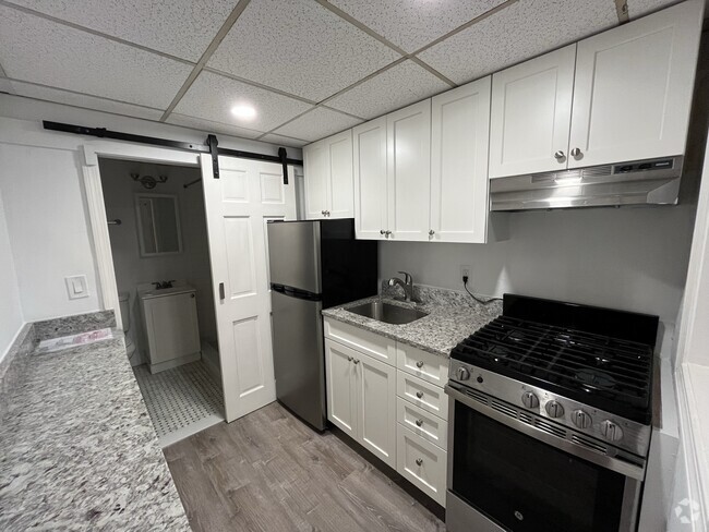 Building Photo - 11 Myrtle St Unit B Rental