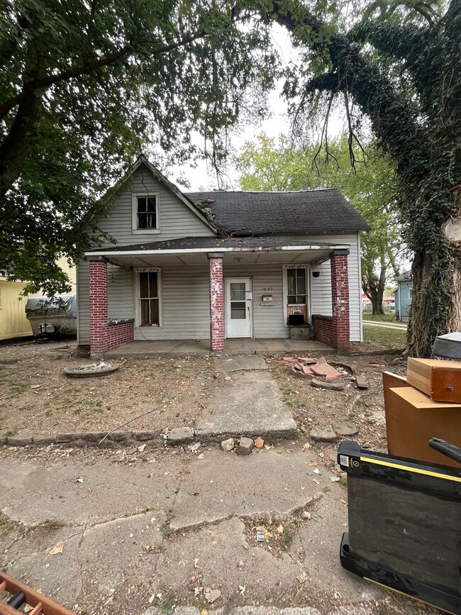 Building Photo - 1009 Baldwin St