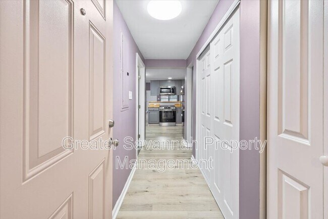 Photo - 705 W 47th St