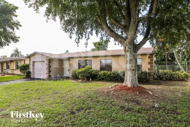 Photo - 707 SW 74th Ave