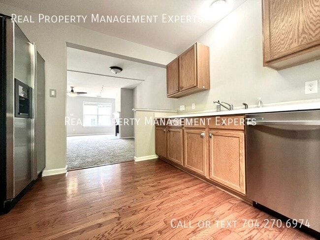 Photo - 6522 Point Comfort Ln