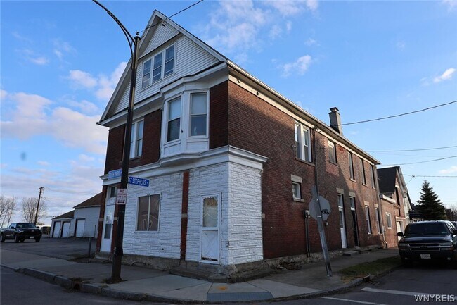 901 South Park Ave