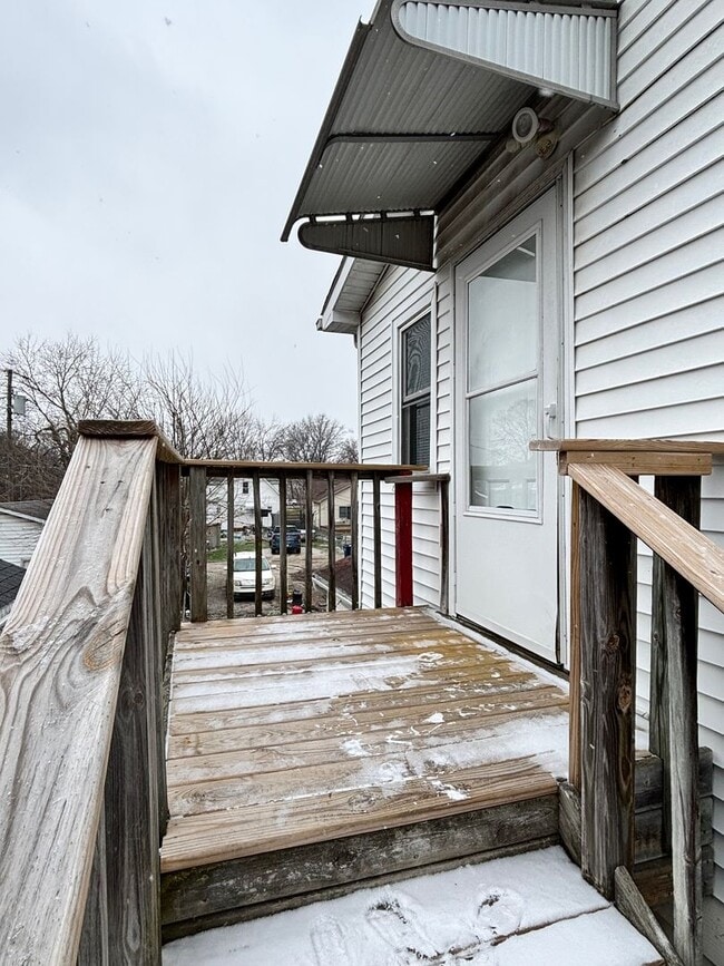 Building Photo - FISH 2615 (RUBS) Unit 2 (B2-227-229)