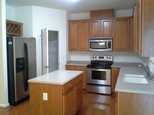 Photo - Room in Townhome on Hampshire Downs Dr