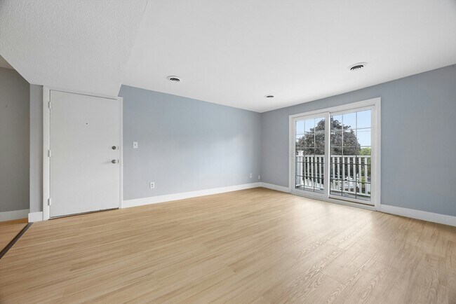 Photo - 244 Mt Vernon St Unit 9