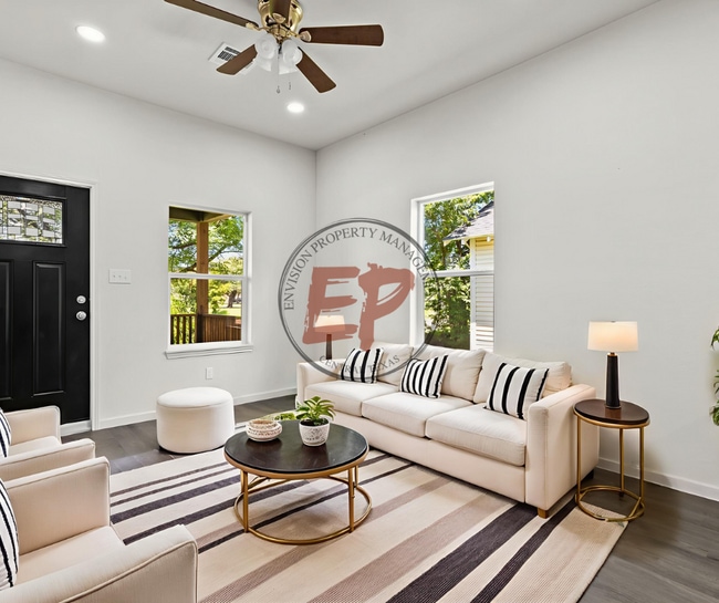 Photo - 1019 Elm Ave