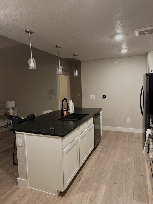 Photo - 827 Schlagel St Unit 9