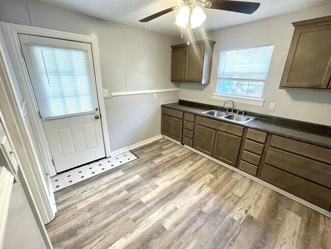 Photo - 4565 Detroit Ave