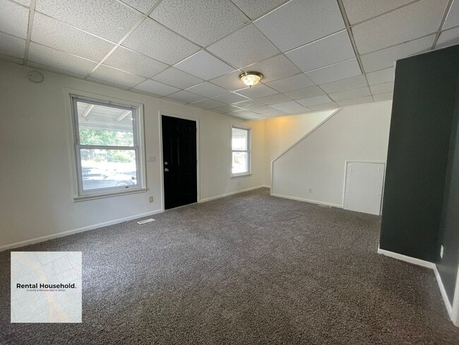 24 E Alexis Ave