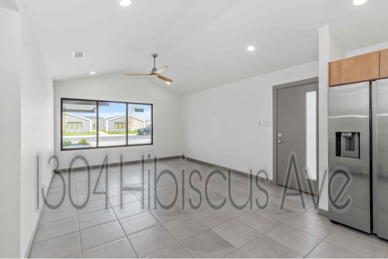 Photo - 1304 E Hibiscus Ave Unit 1