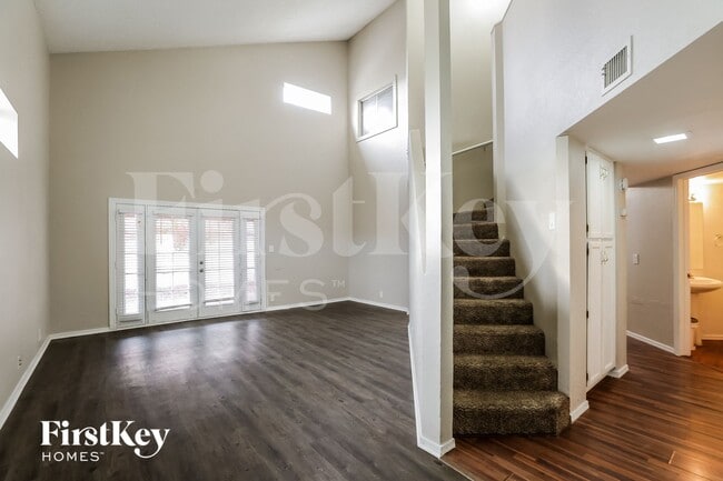 Photo - 8123 W Shangri La Rd