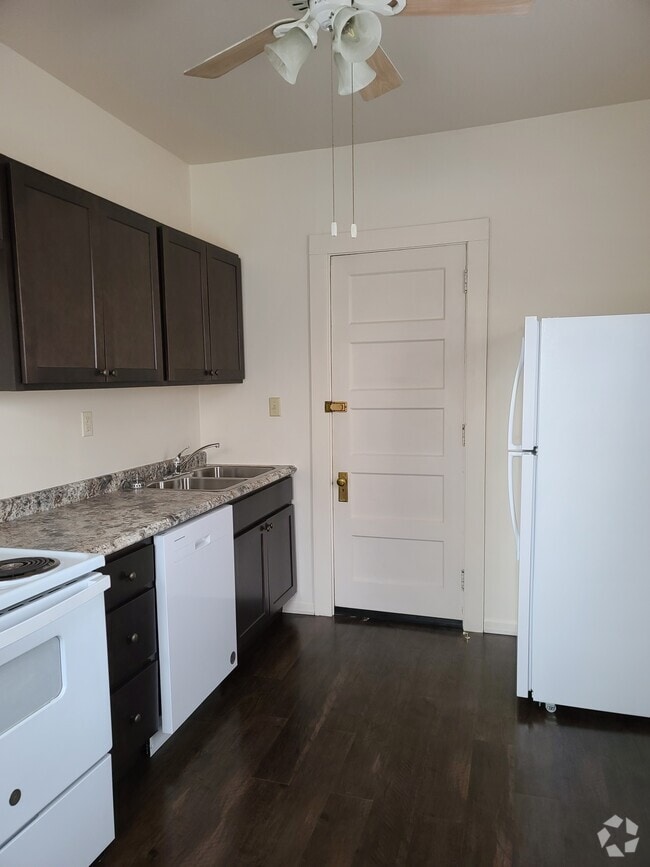 Building Photo - 19 Penn St Unit #2 Rental