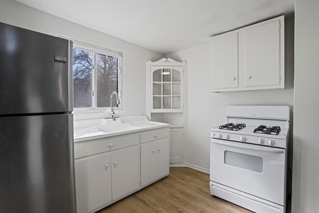 Photo - 117 River Ave Unit Front