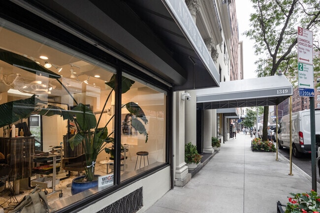 Entrance - 1349-1355 Lexington Ave