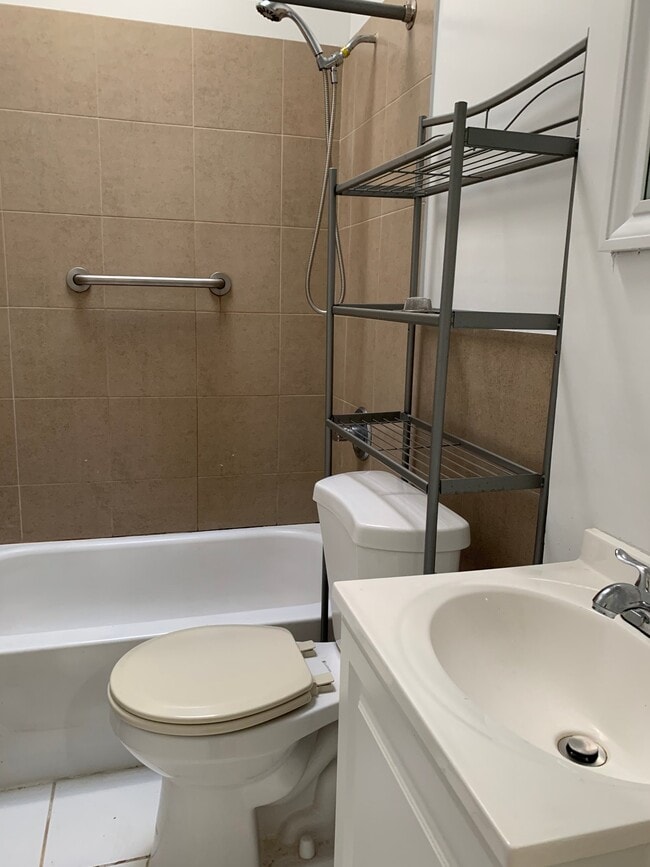 Photo - 366 E 28th St Unit 2A