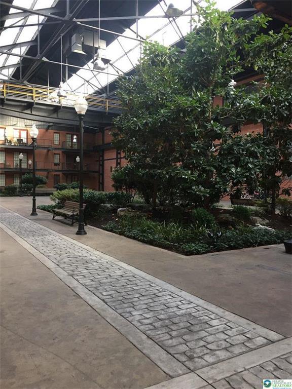 Building Photo - 11 W 2nd St Unit 381