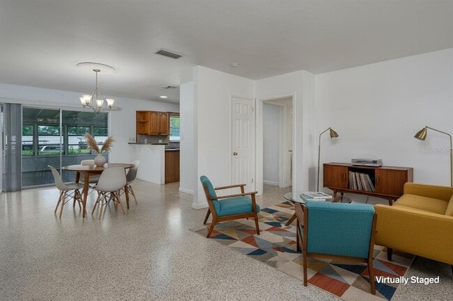 1225 Casabella Dr