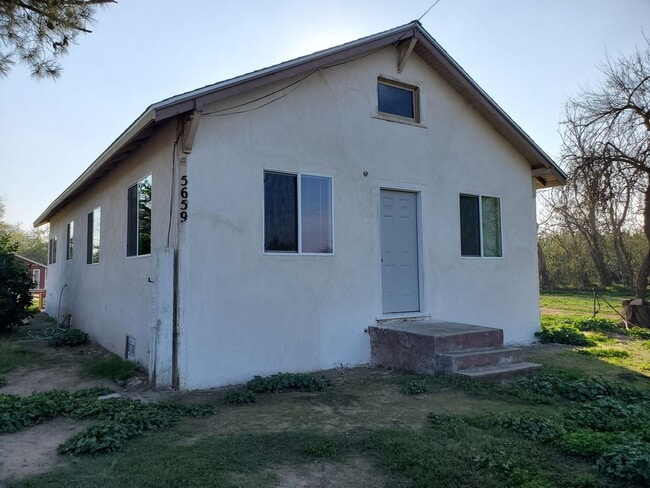 Building Photo - Vacant- Must Apply to schedule viewing Rental