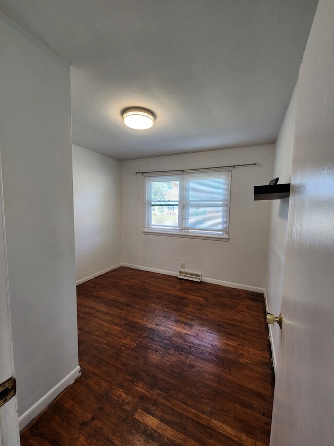 Photo - 3235 W 16th St