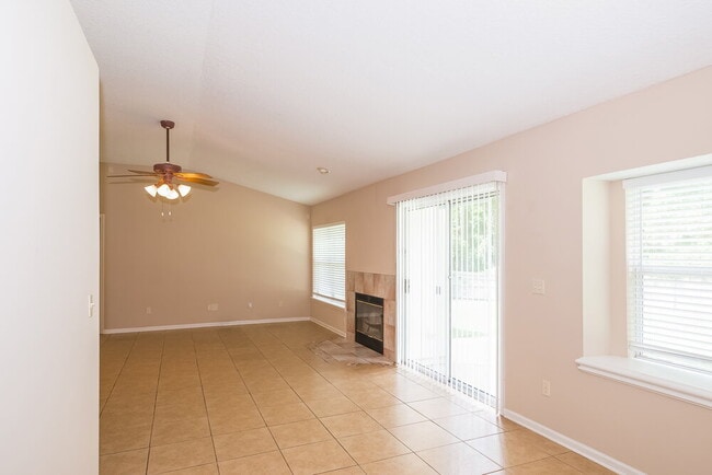 Photo - 644 Southern Lily Dr
