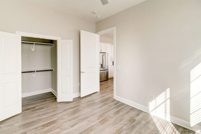 Building Photo - 2111 Austin St Unit 621 Rental