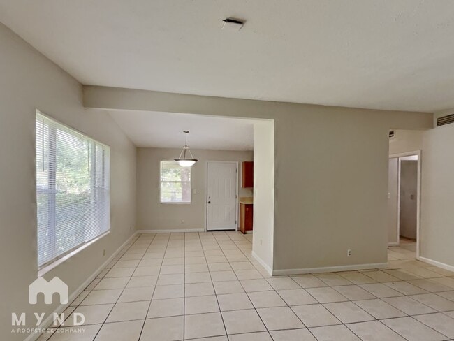 Photo - 7045 Rollo Rd