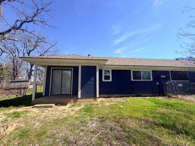 Photo - Newly Updated & Move-In Ready!! 2 bedroom 1 bath house in Lake Worth