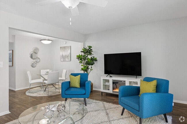 The Ansley - 1BR, 1BA - 889SF - Living Room - Madison at Largo