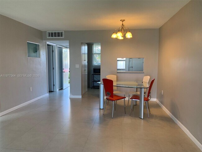 Photo - 3010 Marcos Dr Unit R105