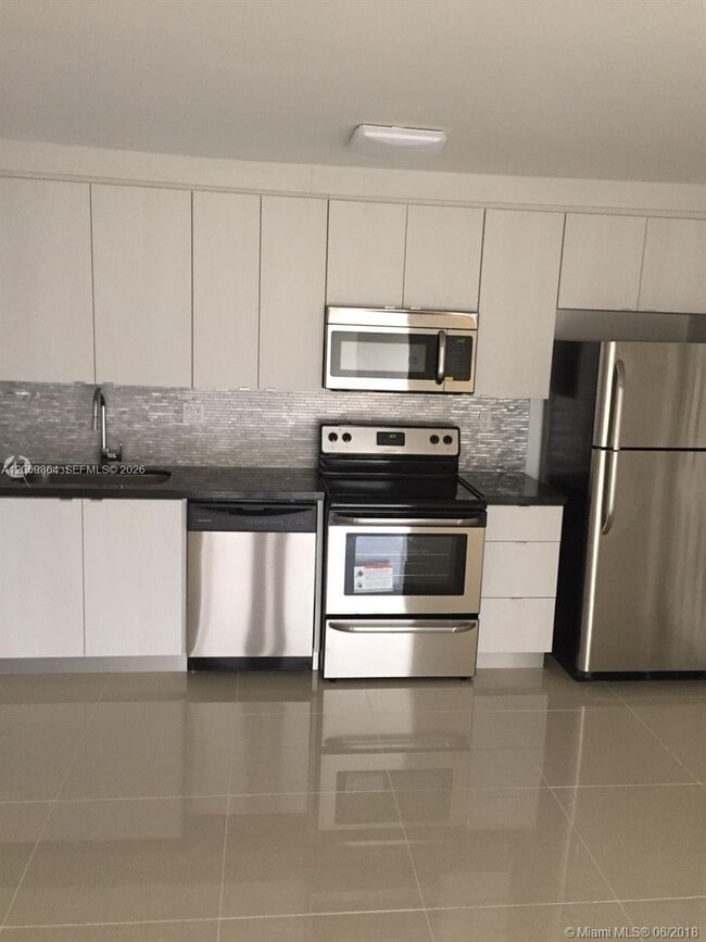 Building Photo - 4600 NW 79th Ave Unit 2B