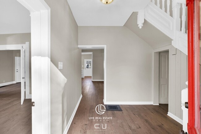 Photo - 806 W Hill St
