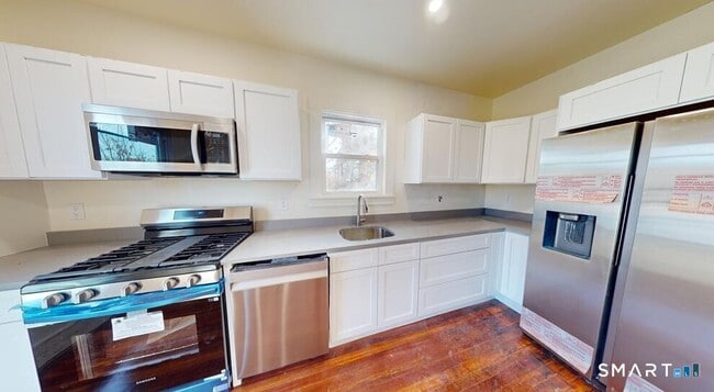 736 Main St