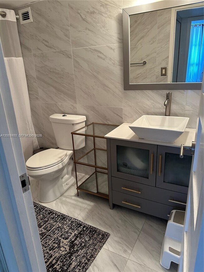 Photo - 800 Parkview Dr Unit 412