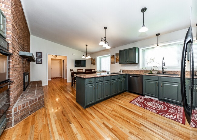 Photo - 3865 Wolcott Pl