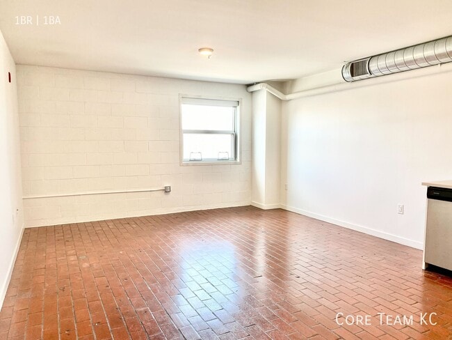 Photo - 1180 E 30th St Unit 218