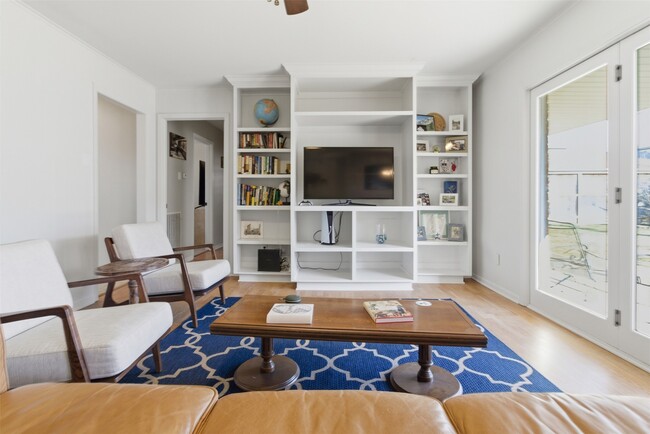 Photo - 2310 Droxford Dr