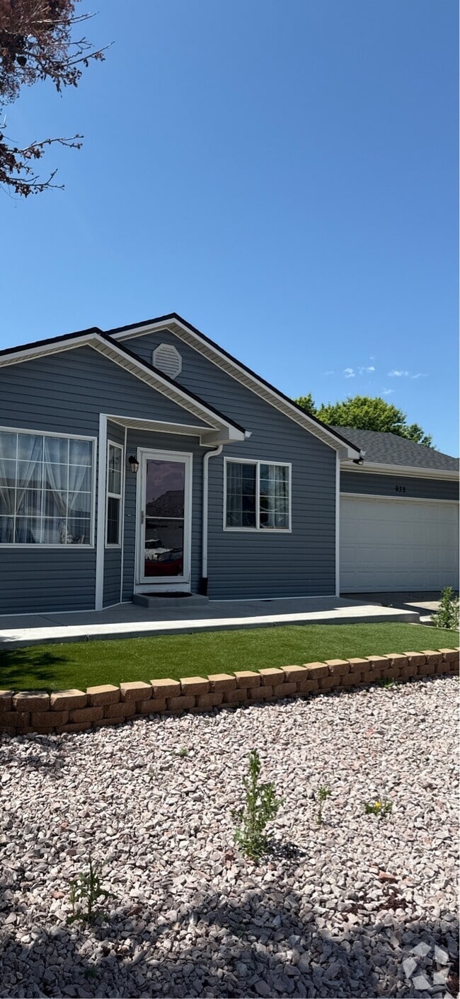Building Photo - 932 E 25th St Rd Rental