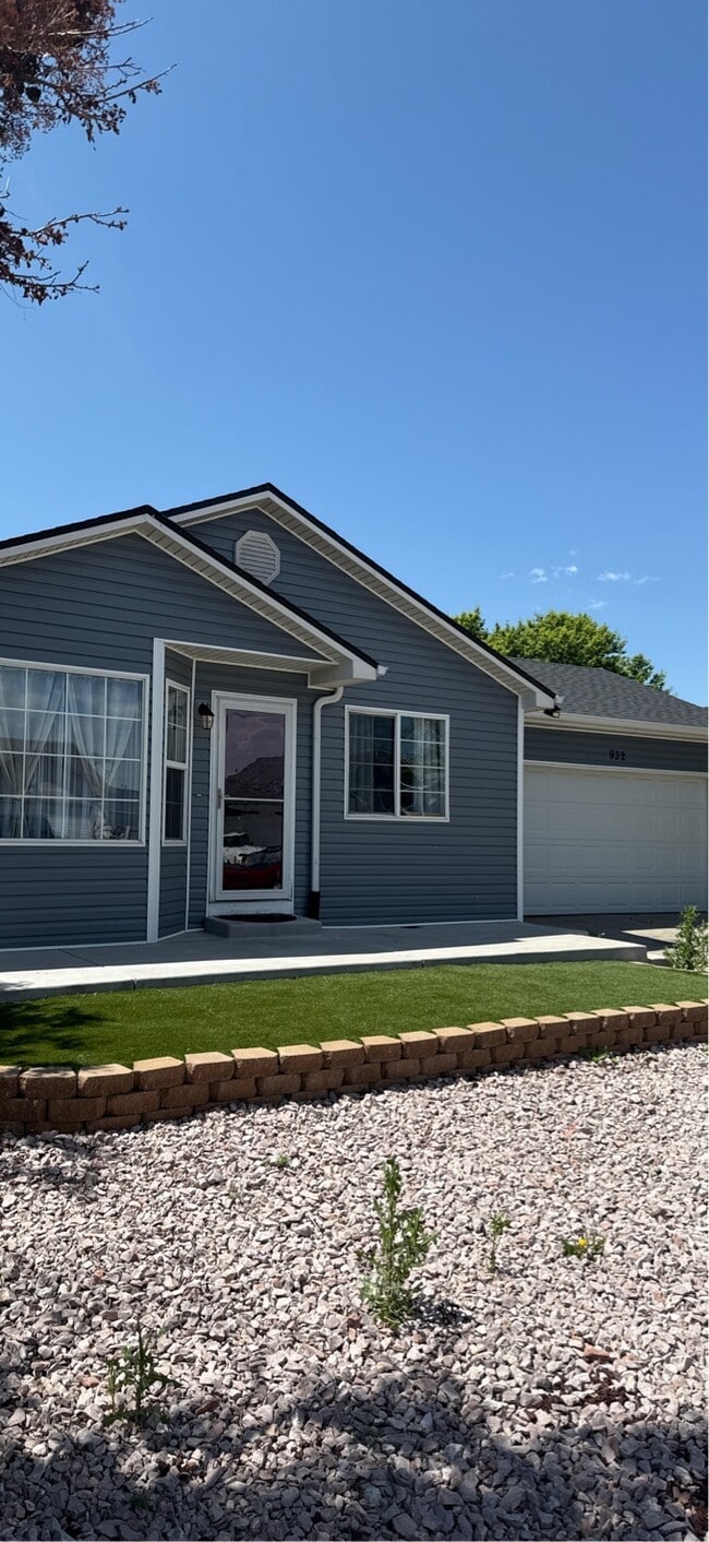 Building Photo - 932 E 25th St Rd Rental