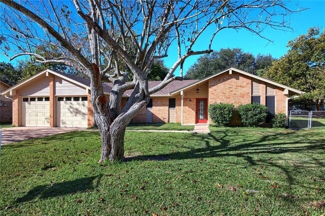 Photo - 1609 Castlewood Ct