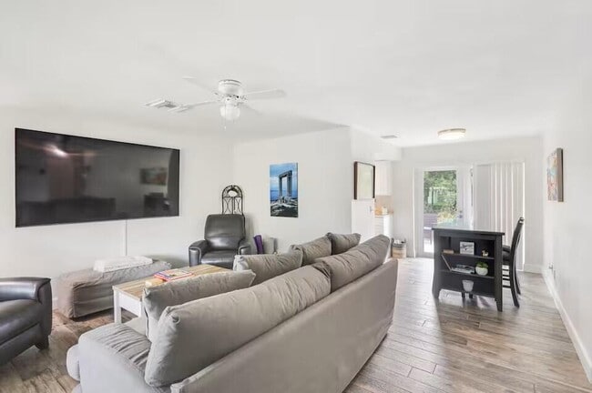 Building Photo - 1519 Treemont Ave