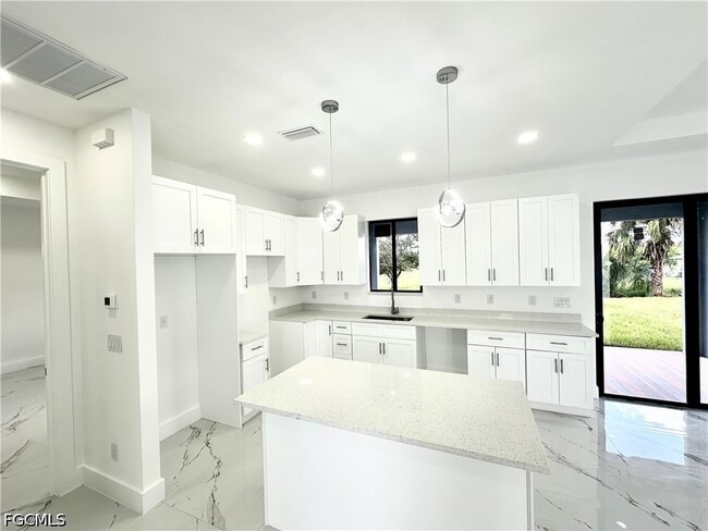 Photo - 1051 Eisenhower Blvd