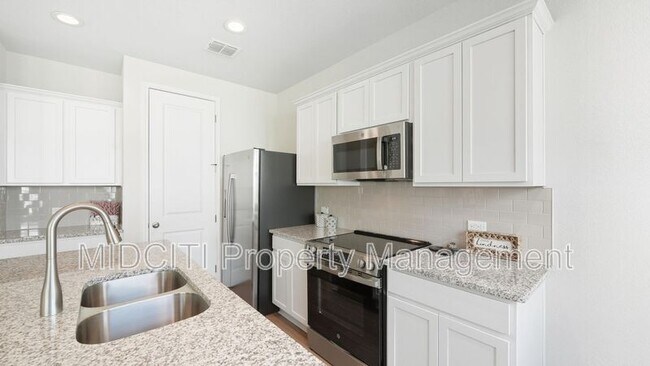 Photo - 2133 Hofstaat