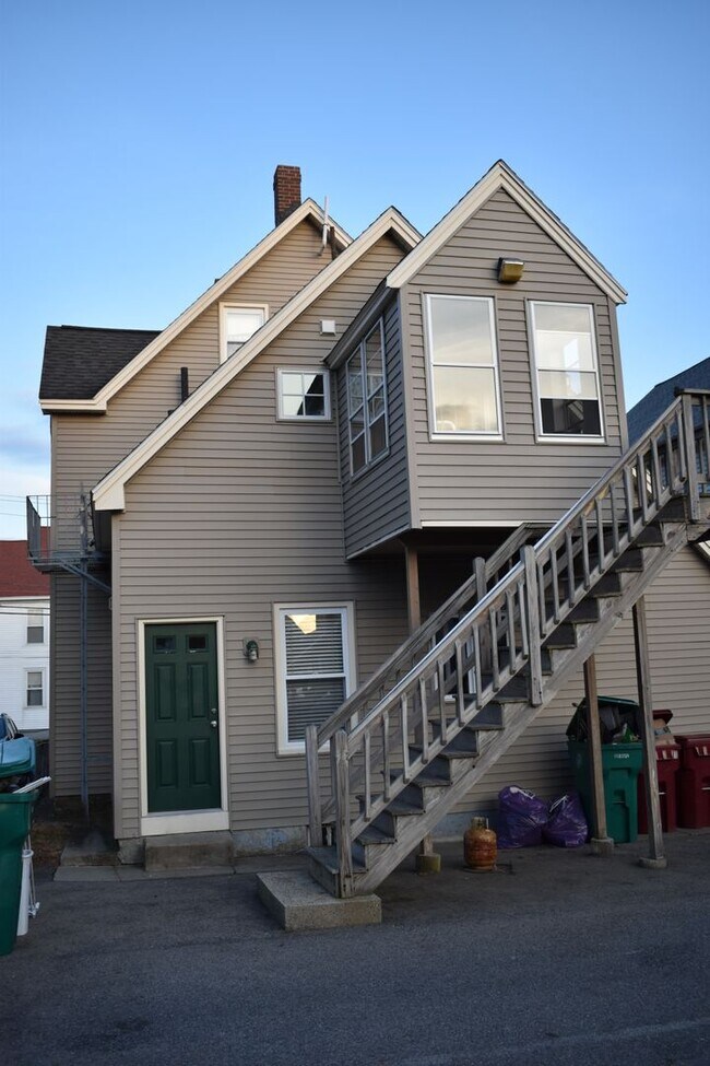 Photo - 118 Aiken Ave Unidad 2nd Floor  2