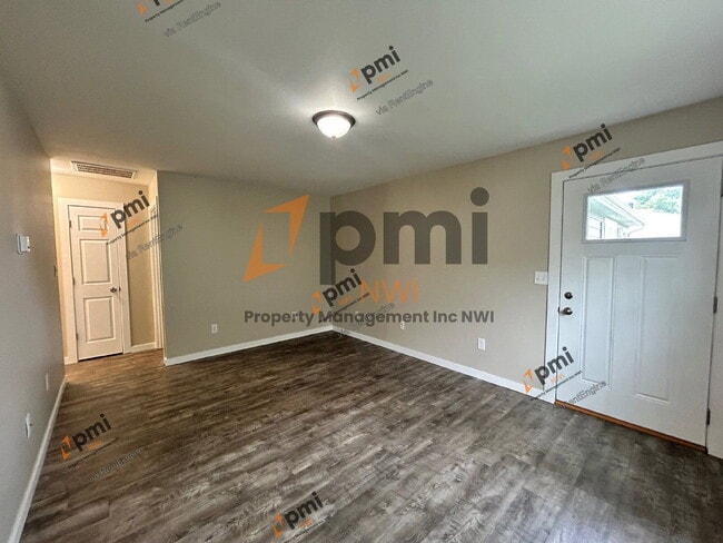 Photo - 2908 Oakdale Ave